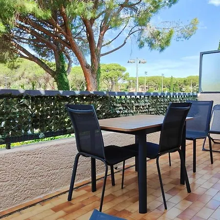 Your Peaceful Retreat With A Terracebook Now! Saint-Raphaël
